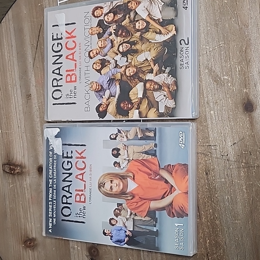ORANGE IS THE NEW BLACK SEASONS 1 AND 2